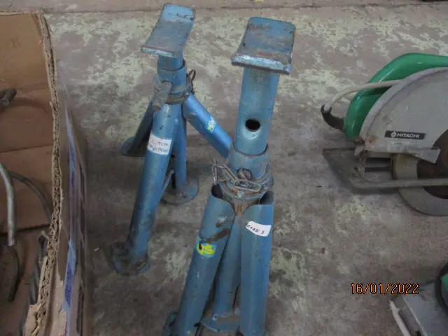 Axel Stands Image 1++