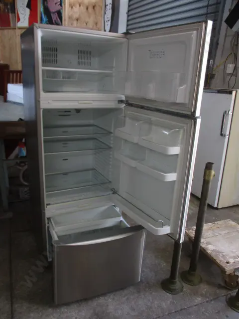 SS Fridge Freezer Image 1++