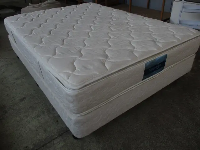 Queen Bed Image 1++