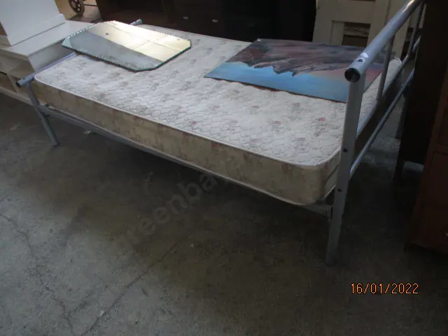 Single Bed Image 1++