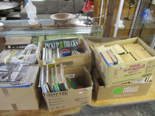 Bay Books Image 1++