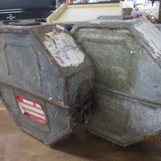 2 Film Cannisters