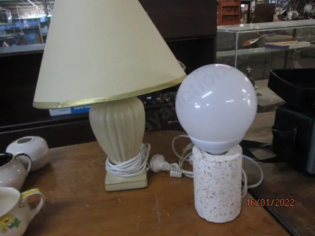 2 Table Lamps Image 1++