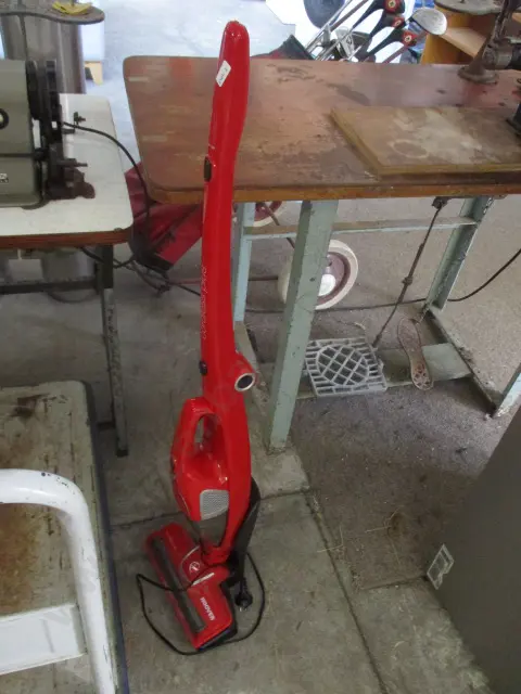 Upright Vac Image 1++