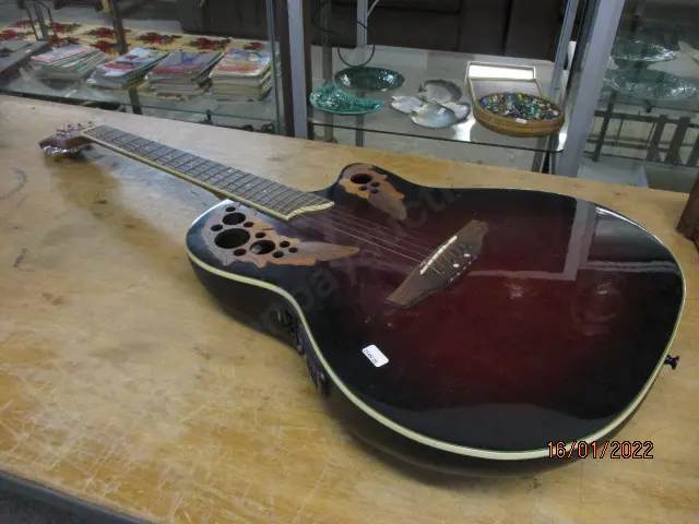 Applause Guitar Image 1++