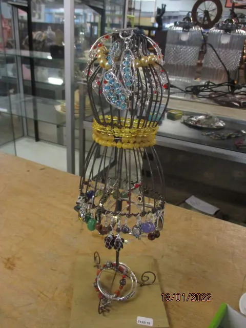 Stand of Jewelley Image 1++