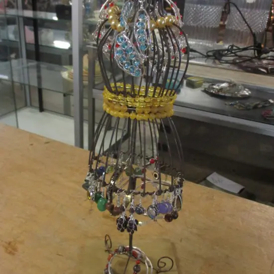 Stand of Jewelley