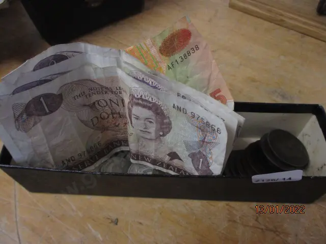 Coins and banknotes Image 1++