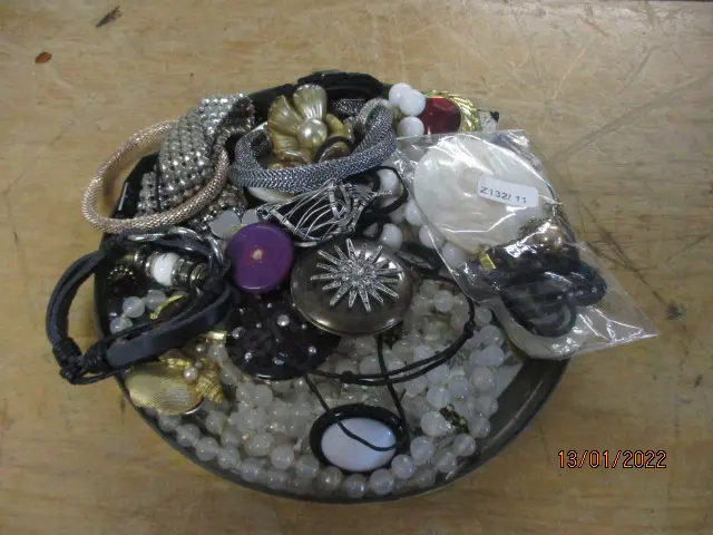 Costume Jewellery Image 1++