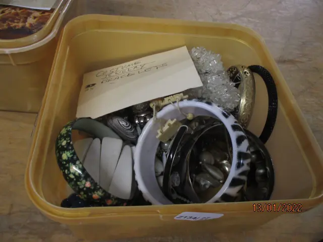Box Costume Image 1++