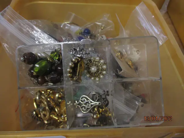 Box Costume Image 1++