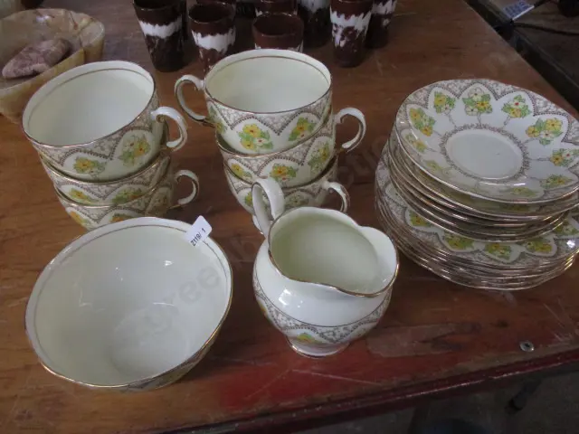 Salisbury Tea Set Image 1++