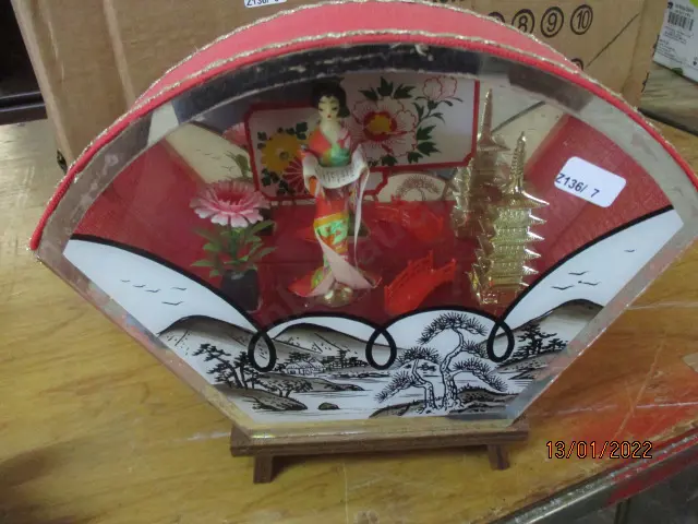 Guisha ornament Image 1++