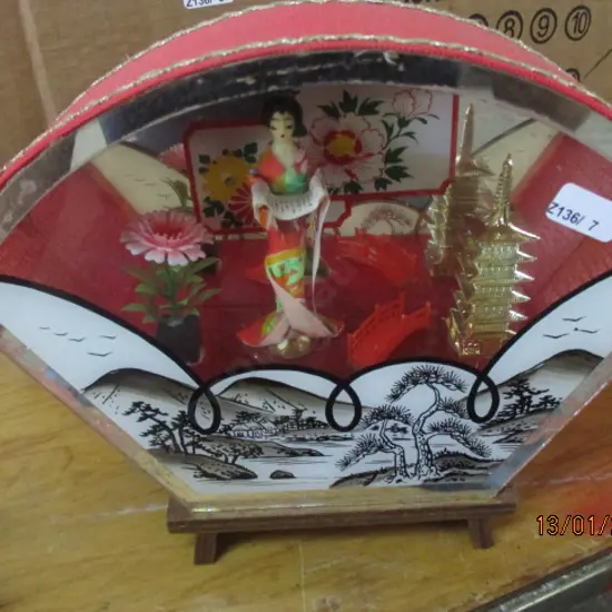 Guisha ornament