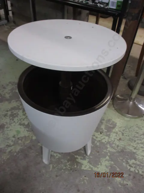 Chiller Table Image 1++