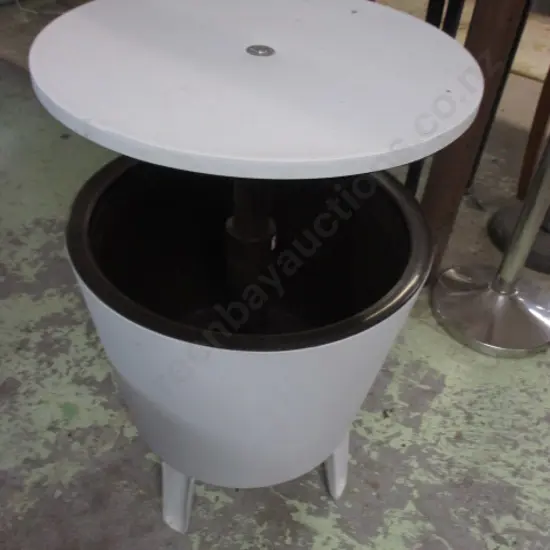 Chiller Table