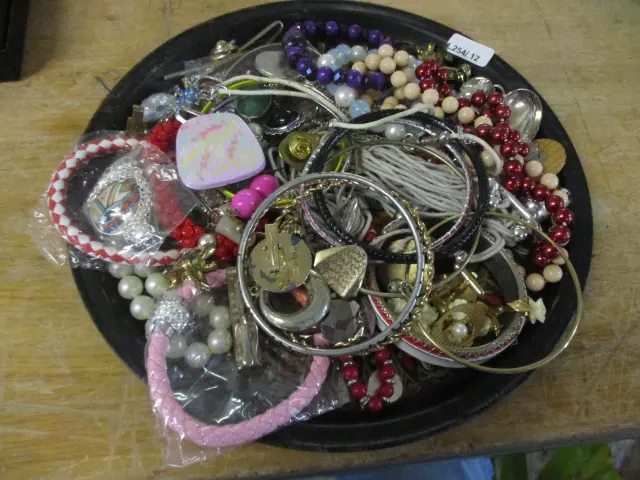 Tray Jewellery Image 1++