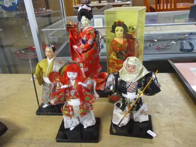 Japanese Dolls Image 1++