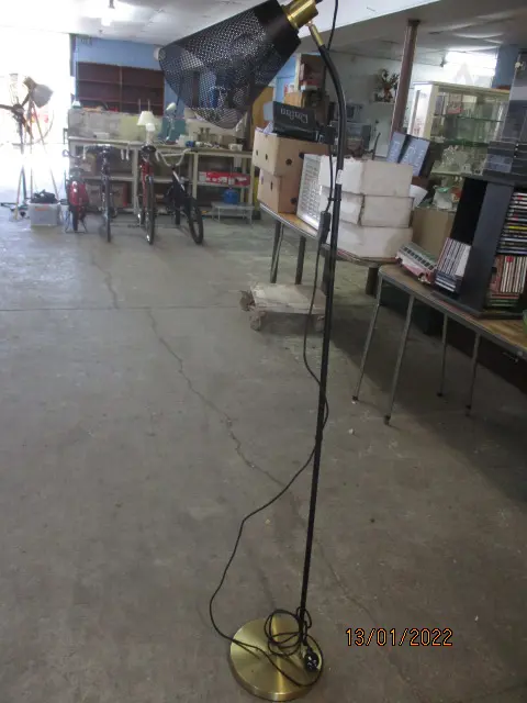 Floor Lamp Image 1++