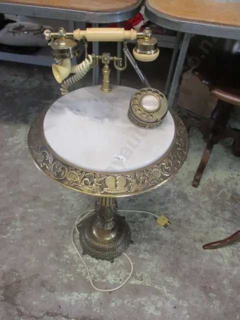 Retro Telephone Table Image 1++