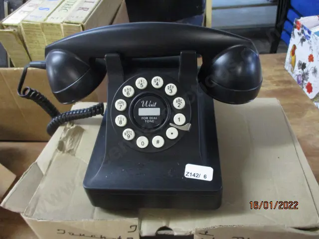 Push Button Phone Image 1++
