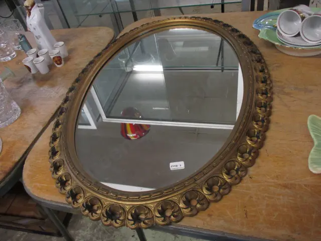 Oval Mirror Image 1++