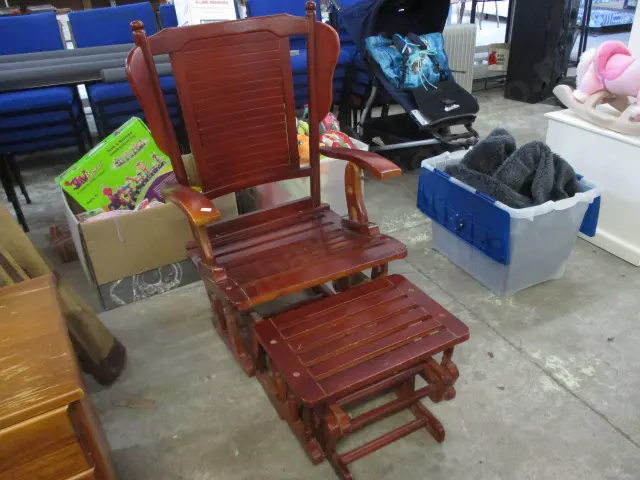 Rocking Chair Image 1++
