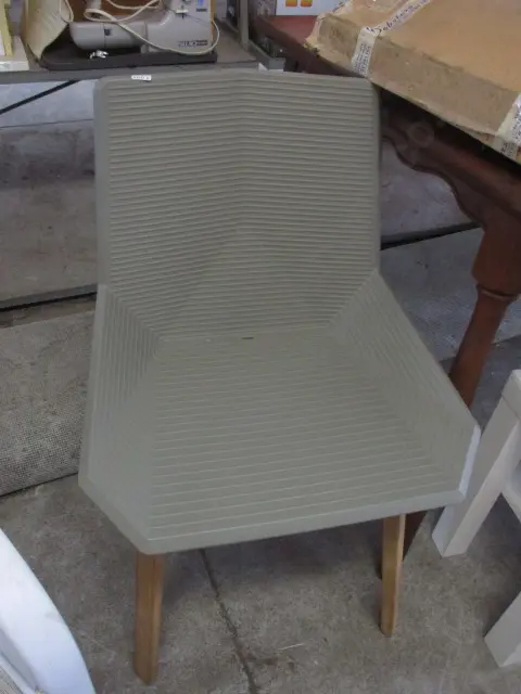 Mid Century Chair Image 1++