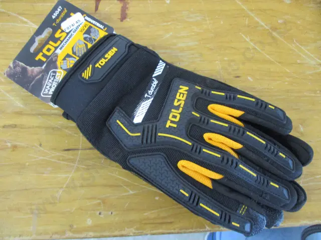 Gloves Image 1++