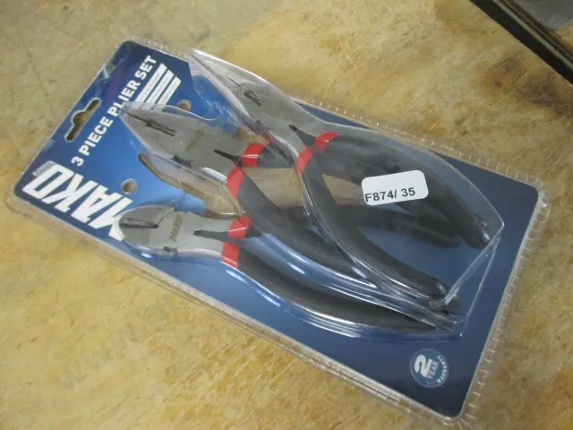 Pliers Image 1++