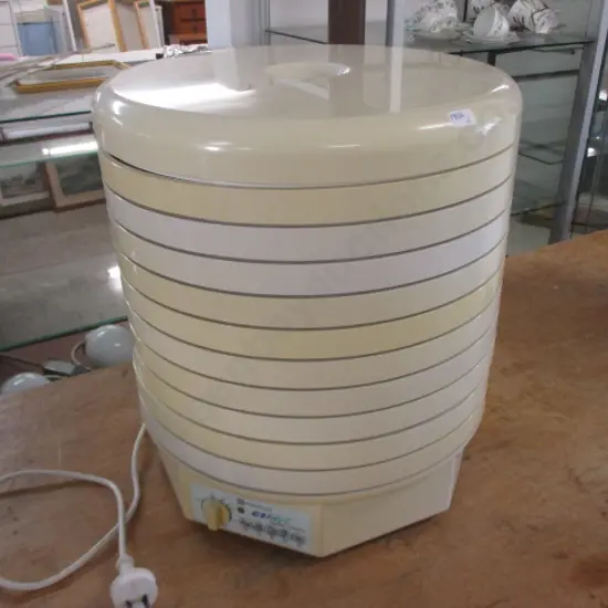 Dehydrator