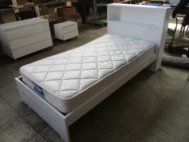 Single Bed Image 1++