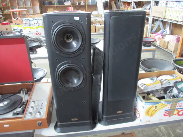 Speakers Image 1++