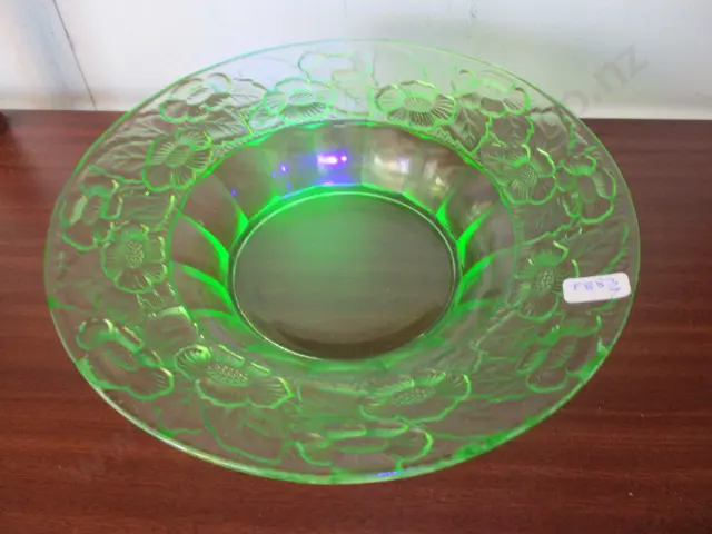 Uranium Glass Bowl Image 1++