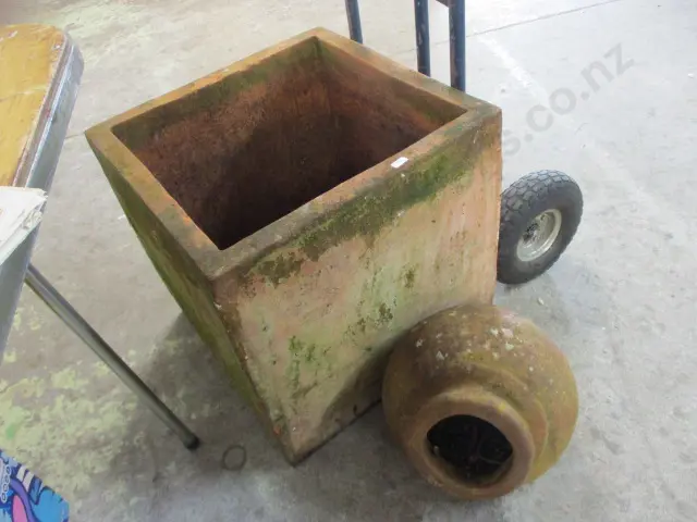 Plant Pots Image 1++