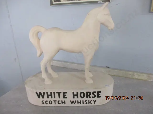 Large White Horse Whisky  Image 1++