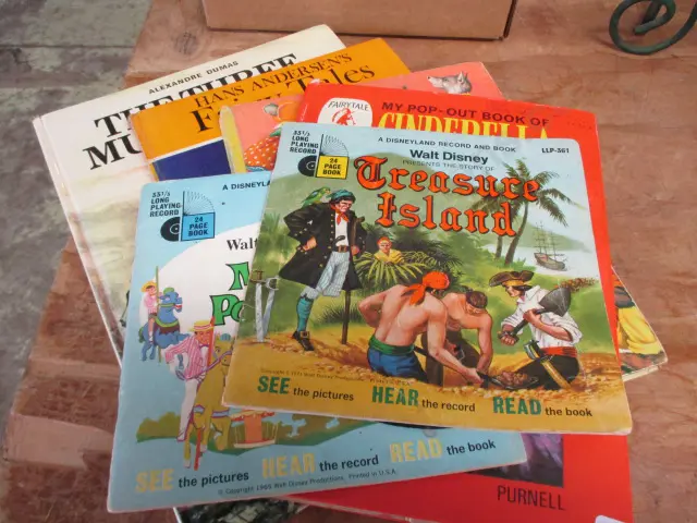 Books Image 1++