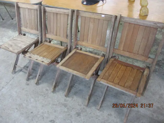 Folding Chairs Image 1++