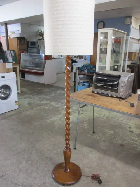 Oak Lamp Image 1++
