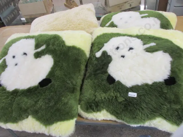 Cushions Image 1++