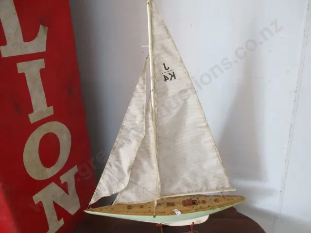Model Boat Image 1++