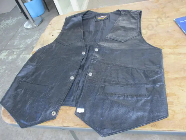 Leather Vest Image 1++
