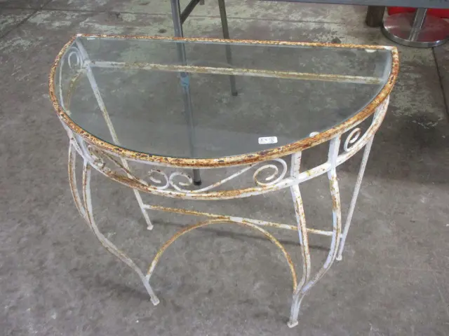 Side Table Image 1++