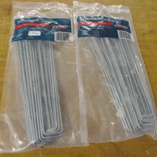 Weedmat Staples