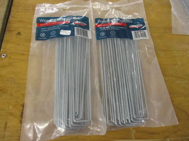 Weedmat Staples Image 1++