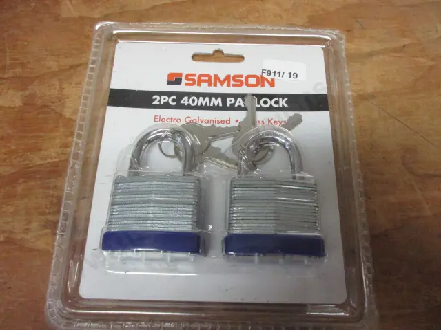 2 Padlocks Image 1++