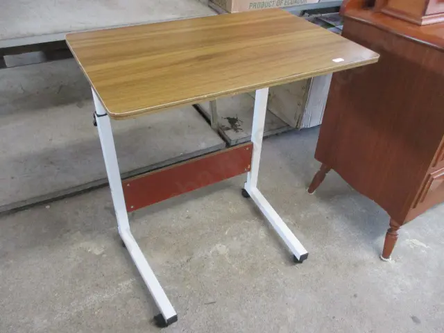 LapTop Trolley Image 1++