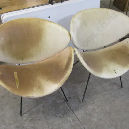 Lip Chairs (doup)