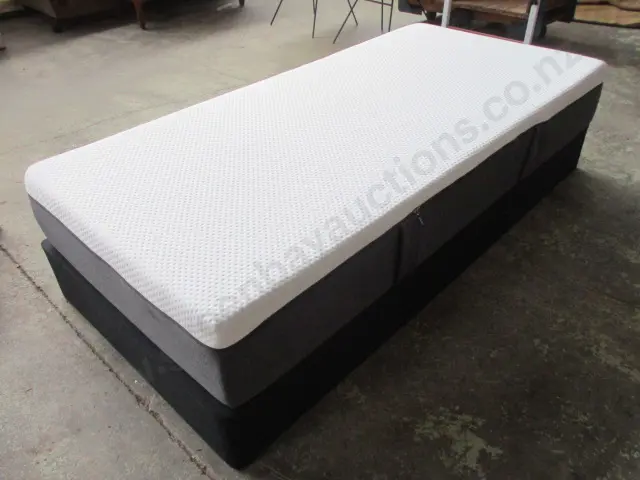 Single Bed Image 1++