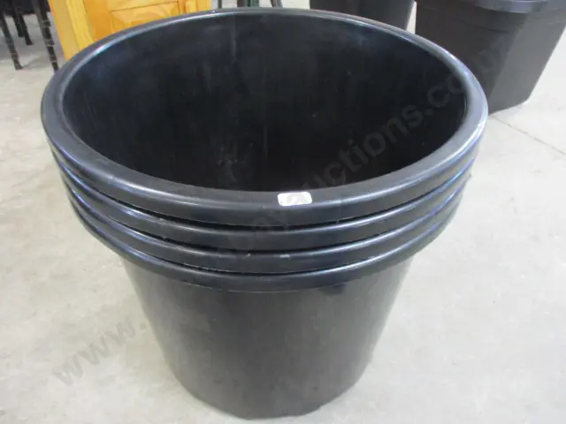 4 Plant Pots Image 1++